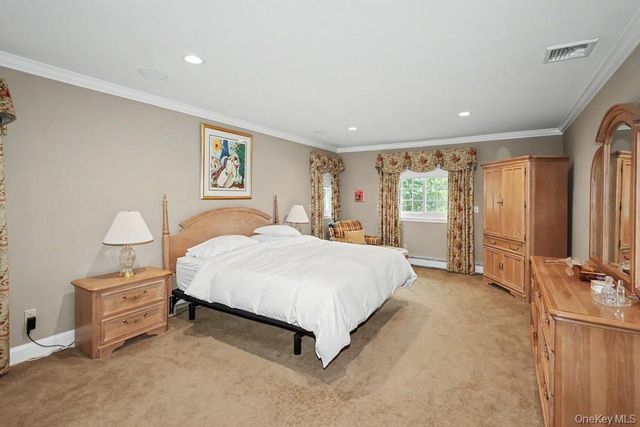 39 Tamara Court, Melville, NY 11747