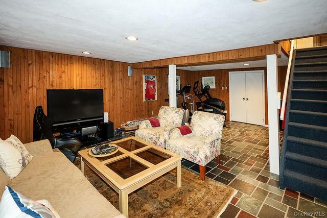 39 Tamara Court, Melville, NY 11747