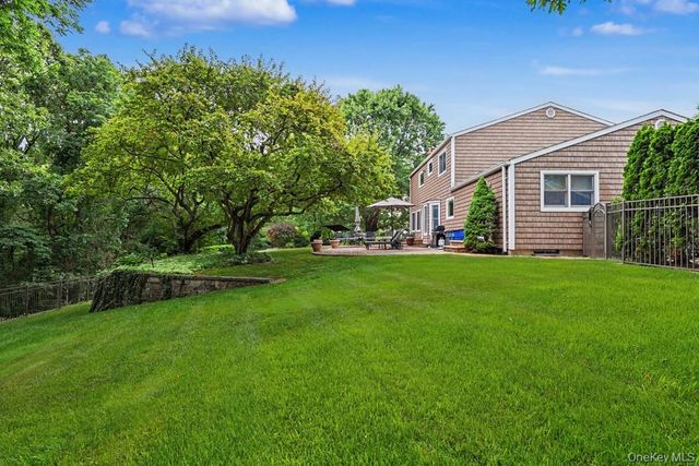 39 Tamara Court, Melville, NY 11747