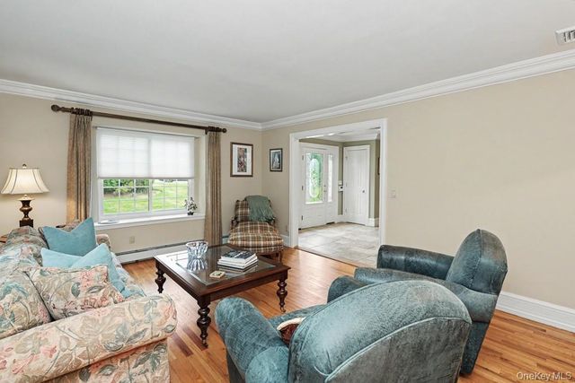 39 Tamara Court, Melville, NY 11747