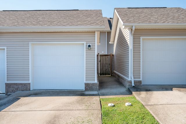 1433 Riverbrook Dr, Hermitage, TN 37076