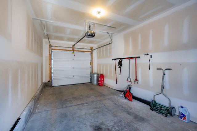 1433 Riverbrook Dr, Hermitage, TN 37076