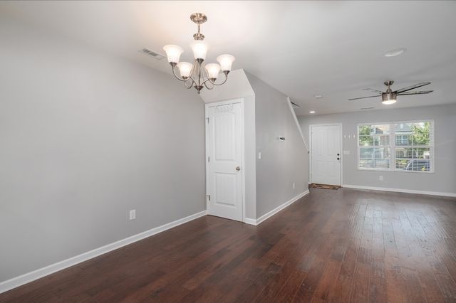 1433 Riverbrook Dr, Hermitage, TN 37076