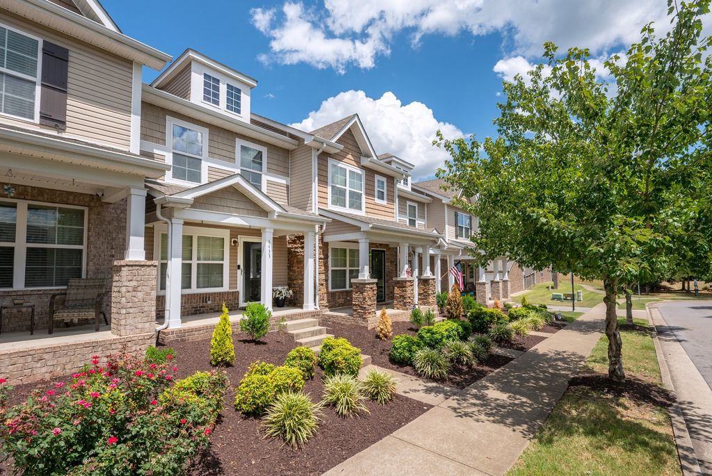 1433 Riverbrook Dr, Hermitage, TN 37076