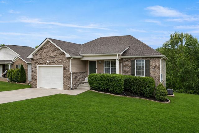 631 Berry Cir, Springfield, TN 37172