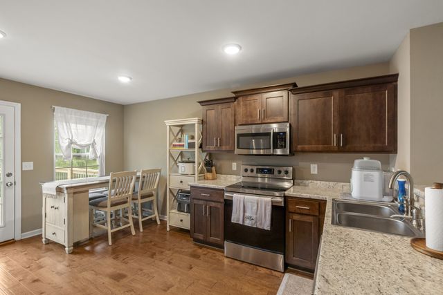 631 Berry Cir, Springfield, TN 37172