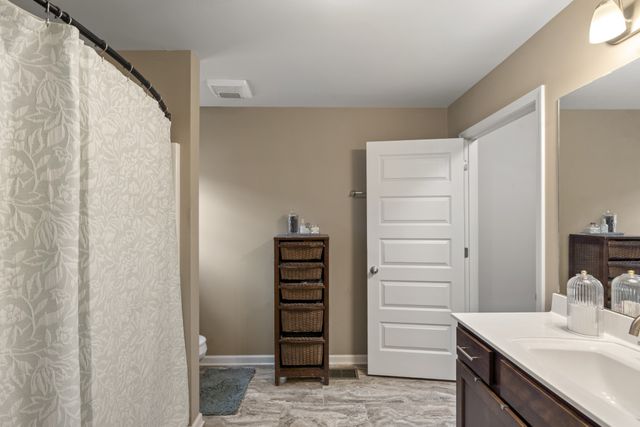 631 Berry Cir, Springfield, TN 37172