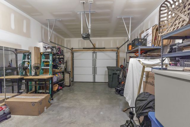 631 Berry Cir, Springfield, TN 37172