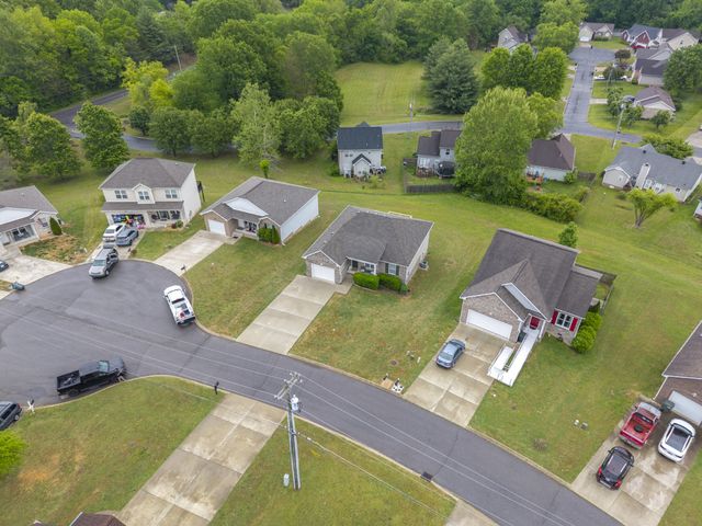 631 Berry Cir, Springfield, TN 37172