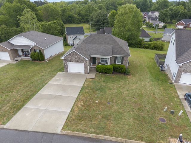 631 Berry Cir, Springfield, TN 37172