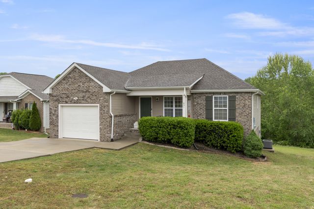 631 Berry Cir, Springfield, TN 37172