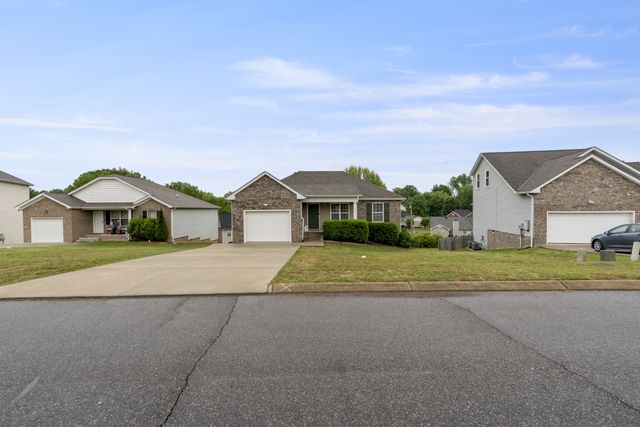 631 Berry Cir, Springfield, TN 37172