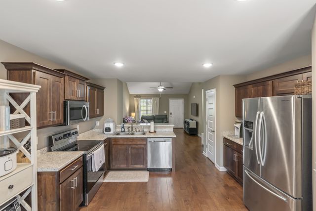 631 Berry Cir, Springfield, TN 37172