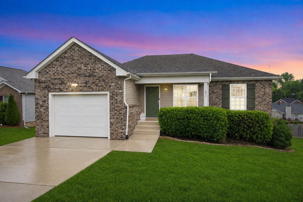 631 Berry Cir, Springfield, TN 37172
