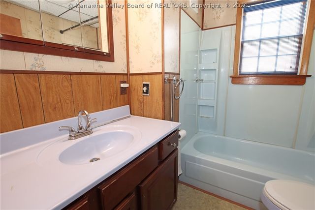 205 Marshall Avenue, Dunbar, WV 25064