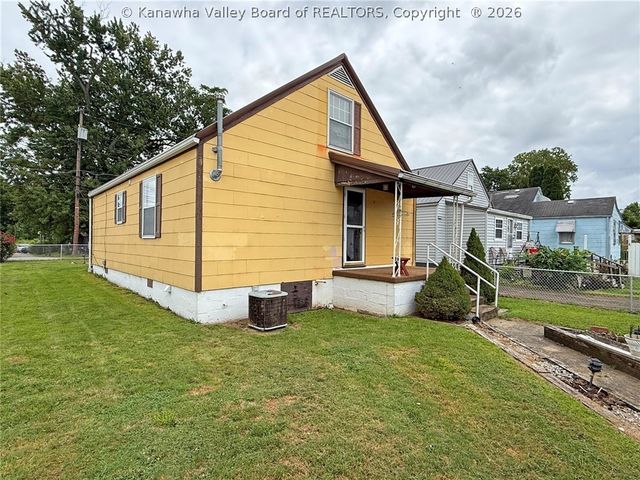 205 Marshall Avenue, Dunbar, WV 25064