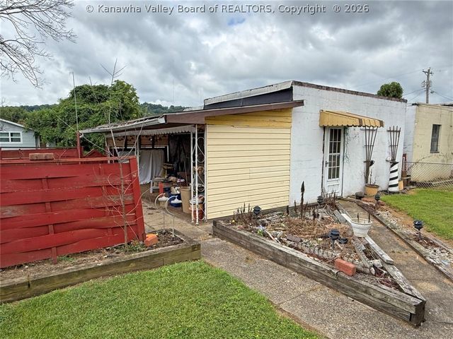 205 Marshall Avenue, Dunbar, WV 25064