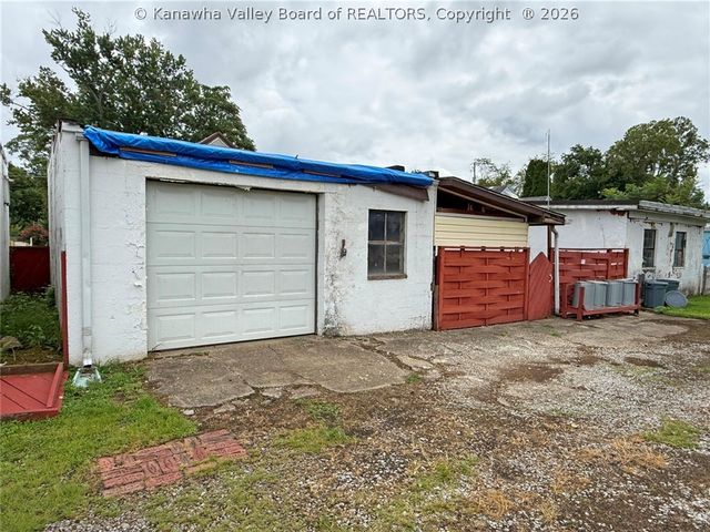205 Marshall Avenue, Dunbar, WV 25064