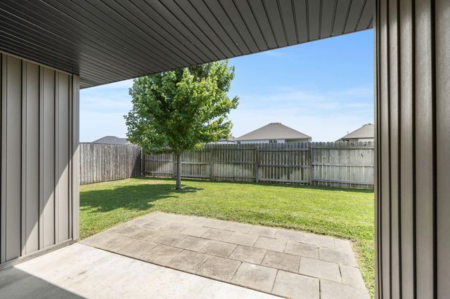 822 S Eastridge Avenue, Nixa, MO 65714
