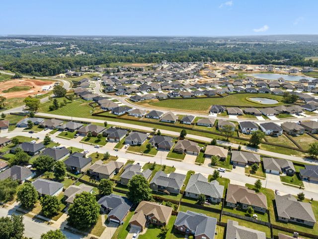 822 S Eastridge Avenue, Nixa, MO 65714