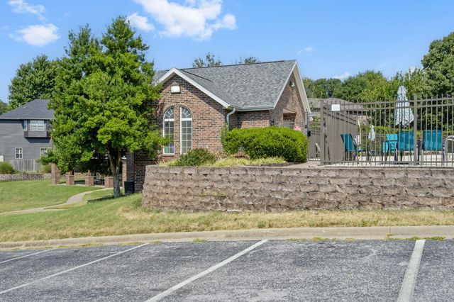 822 S Eastridge Avenue, Nixa, MO 65714