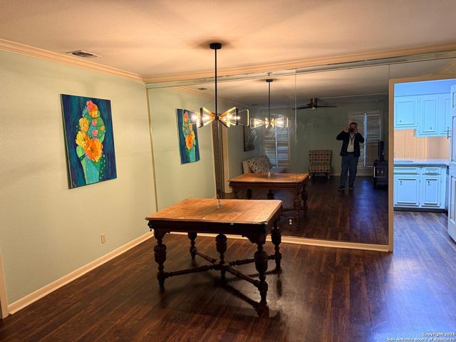 8415 Fredericksburg Rd Apt 401, San Antonio, TX 78229