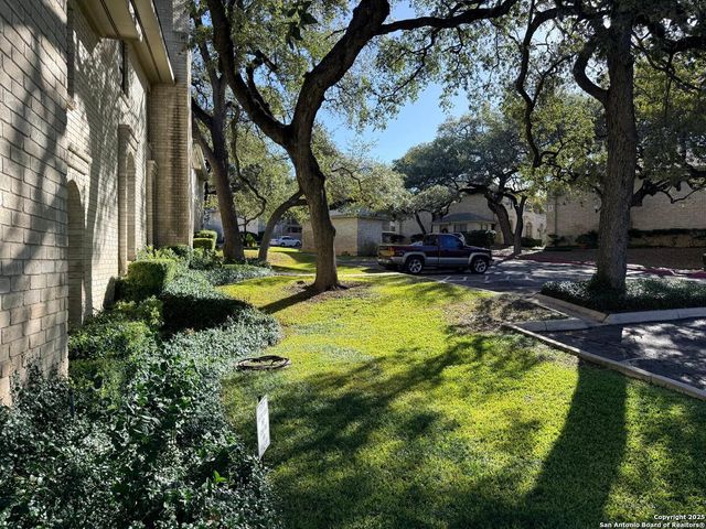 8415 Fredericksburg Rd Apt 401, San Antonio, TX 78229