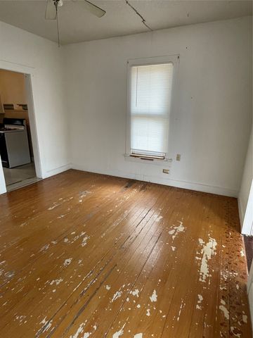 512 NW 5th Street, Mineral Wells, TX 76067