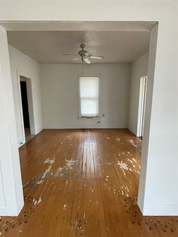 512 NW 5th Street, Mineral Wells, TX 76067