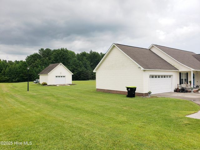 11061 Peacock Road, Chadbourn, NC 28431