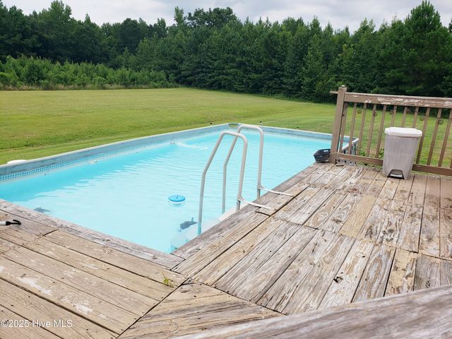 11061 Peacock Road, Chadbourn, NC 28431