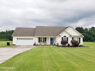 11061 Peacock Road, Chadbourn, NC 28431