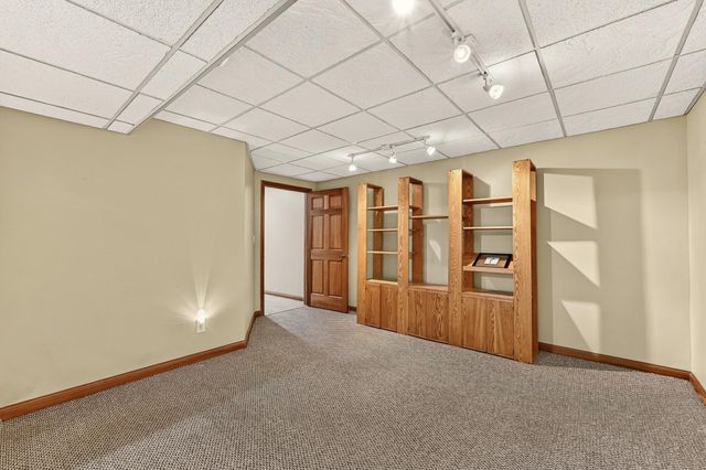 931 Pine Court NE, Pine Island, MN 55963