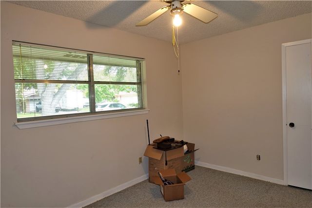 128 Granby Pl, Portland, TX 78374