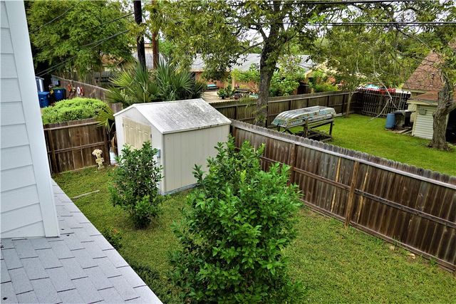128 Granby Pl, Portland, TX 78374