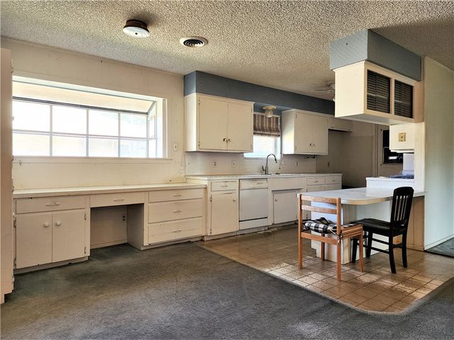 128 Granby Pl, Portland, TX 78374