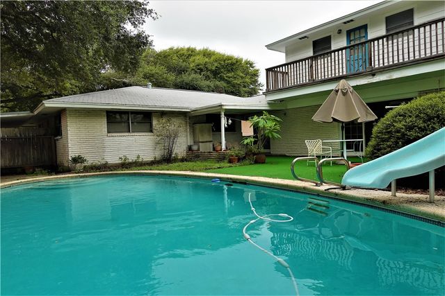 128 Granby Pl, Portland, TX 78374