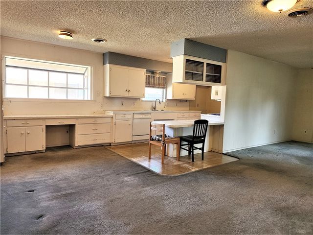 128 Granby Pl, Portland, TX 78374