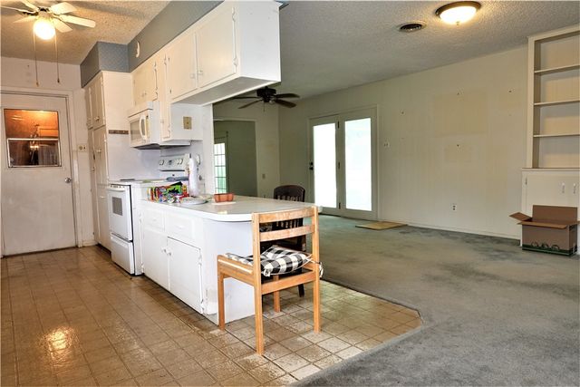 128 Granby Pl, Portland, TX 78374