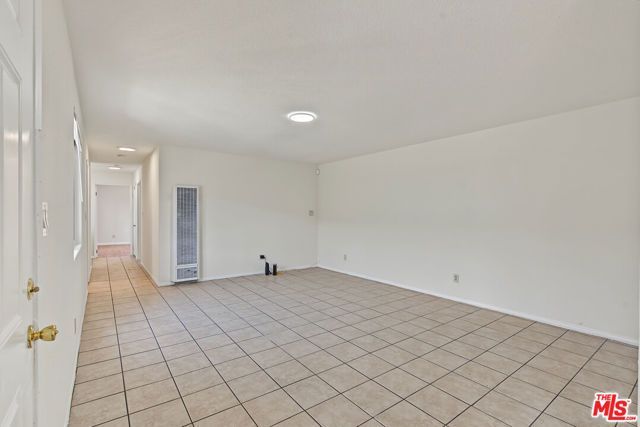 7704 S Grand Avenue, Los Angeles, CA 90003