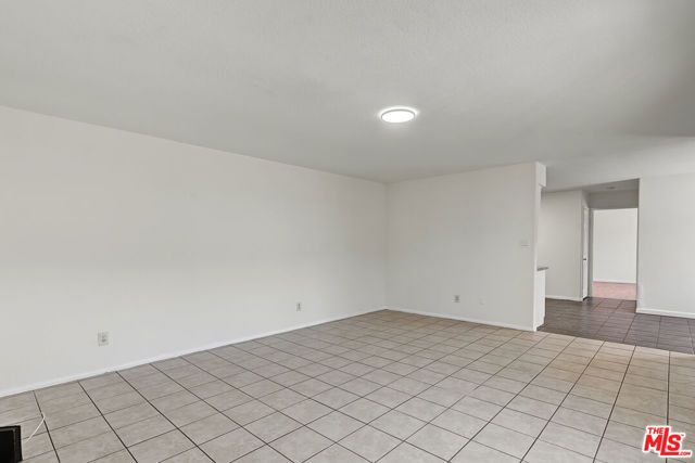 7704 S Grand Avenue, Los Angeles, CA 90003