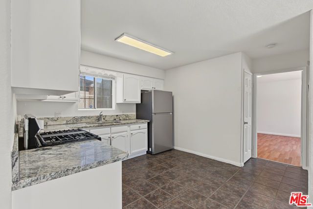 7704 S Grand Avenue, Los Angeles, CA 90003