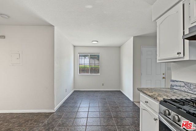 7704 S Grand Avenue, Los Angeles, CA 90003