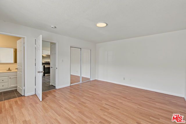 7704 S Grand Avenue, Los Angeles, CA 90003