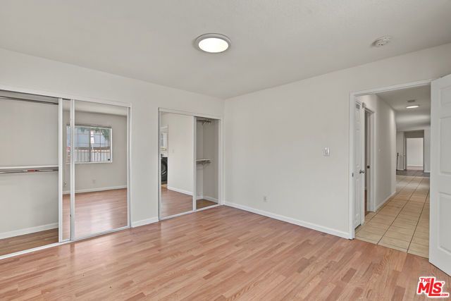 7704 S Grand Avenue, Los Angeles, CA 90003