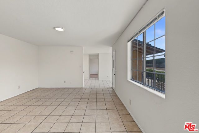7704 S Grand Avenue, Los Angeles, CA 90003