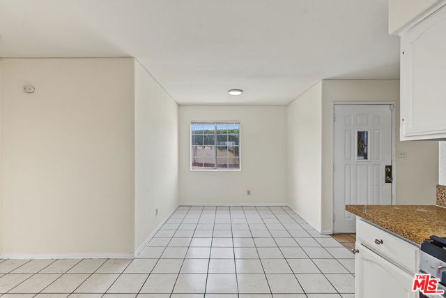 7704 S Grand Avenue, Los Angeles, CA 90003