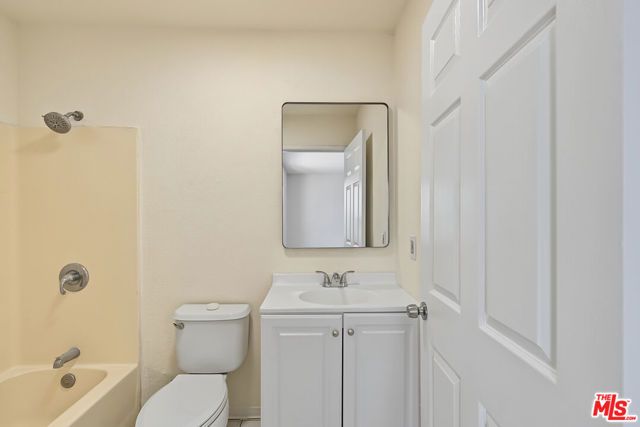 7704 S Grand Avenue, Los Angeles, CA 90003