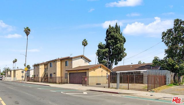 7704 S Grand Avenue, Los Angeles, CA 90003