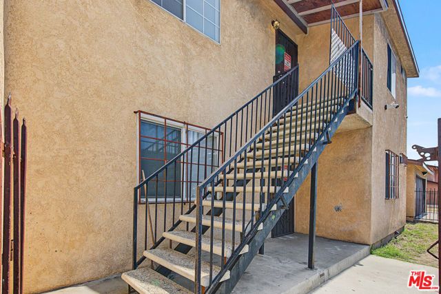 7704 S Grand Avenue, Los Angeles, CA 90003